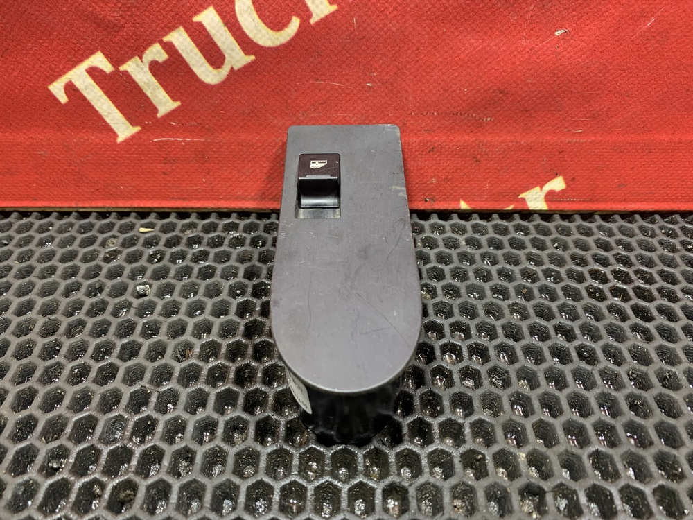 Блок управления стеклоподъемником 2023г