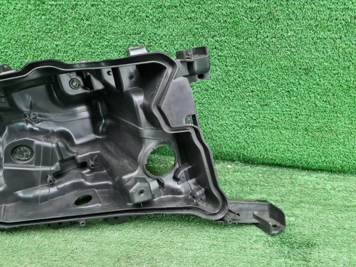 Корпус фары правый Toyota Land Cruiser 200 (15-21)