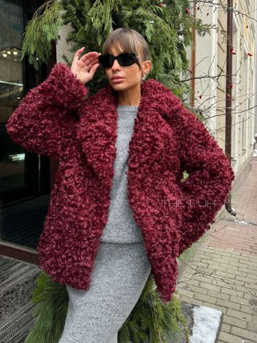 Бордовая женская шуба из эко-меха