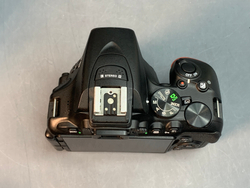 Nikon D5600 14.800 кадров