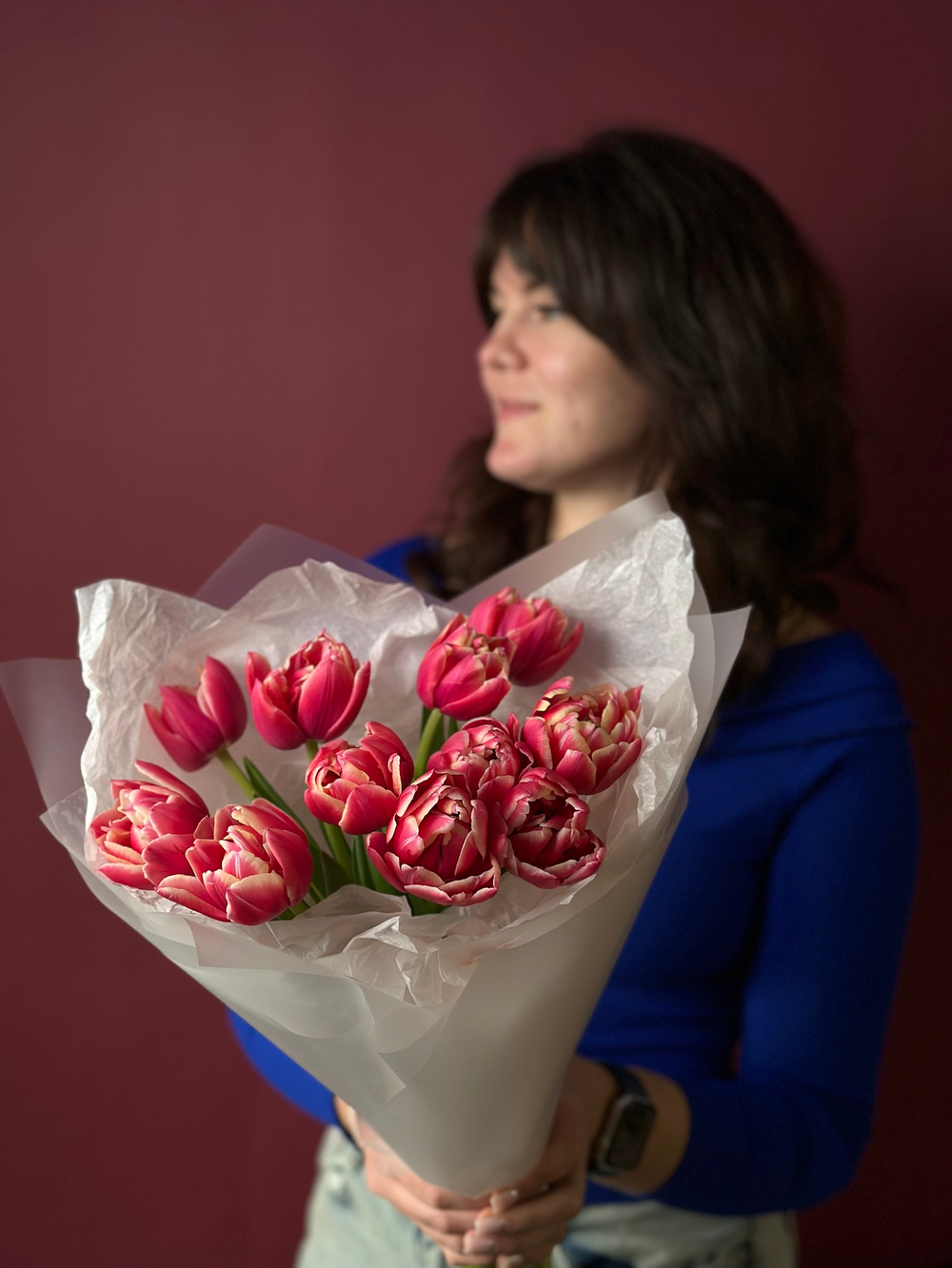 Букет малиновых пионовидных тюльпанов "Колумбус"
