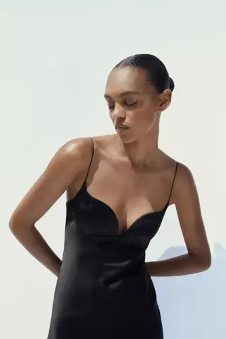 ZARA ДЛИННОЕ ПЛАТЬЕ ИЗ САТИНА, ЧЕРНЫЙ