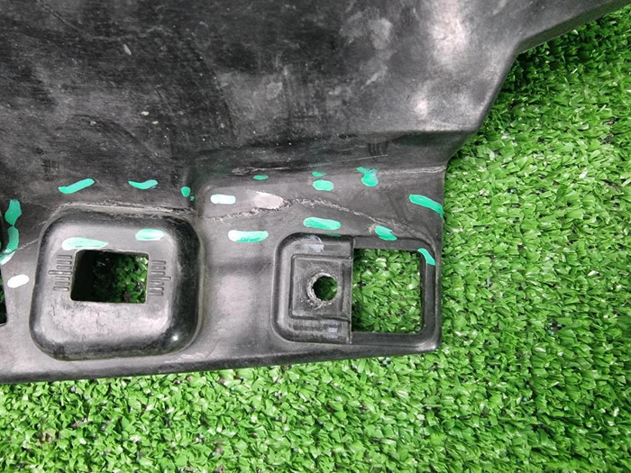 Кронштейн переднего бампера Voyah Dream (21-нв)