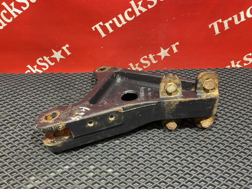 Кронштейн усилителя бампера левый 2017г