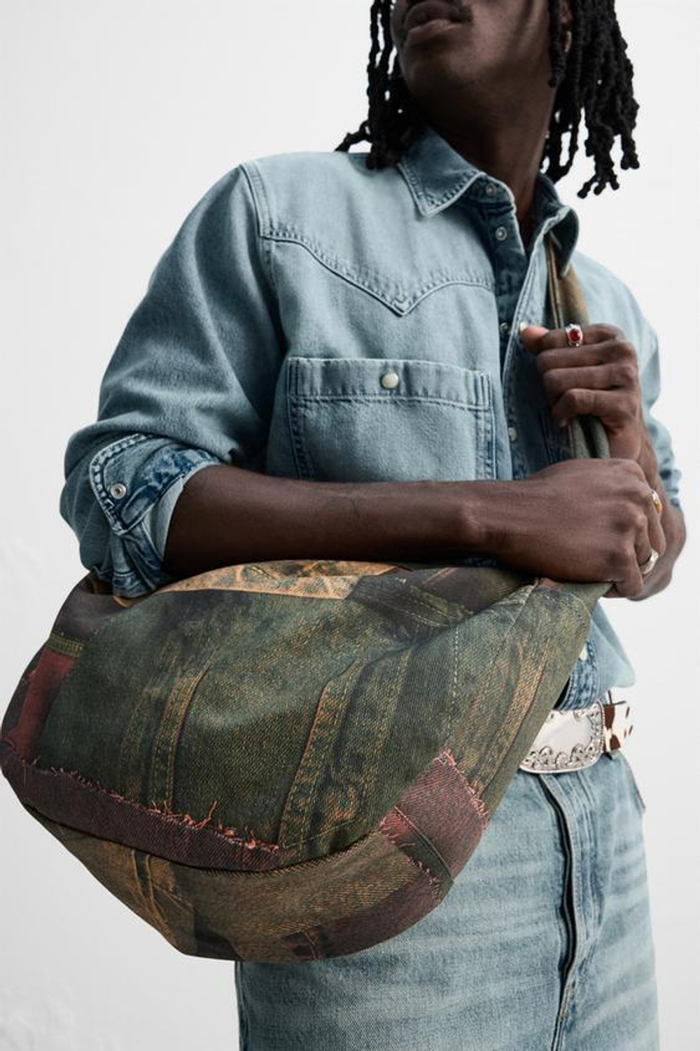 ZARA ДЖИНСОВАЯ СУМКА С ПРИНТОМ, РАЗНОЦВЕТНЫЙ