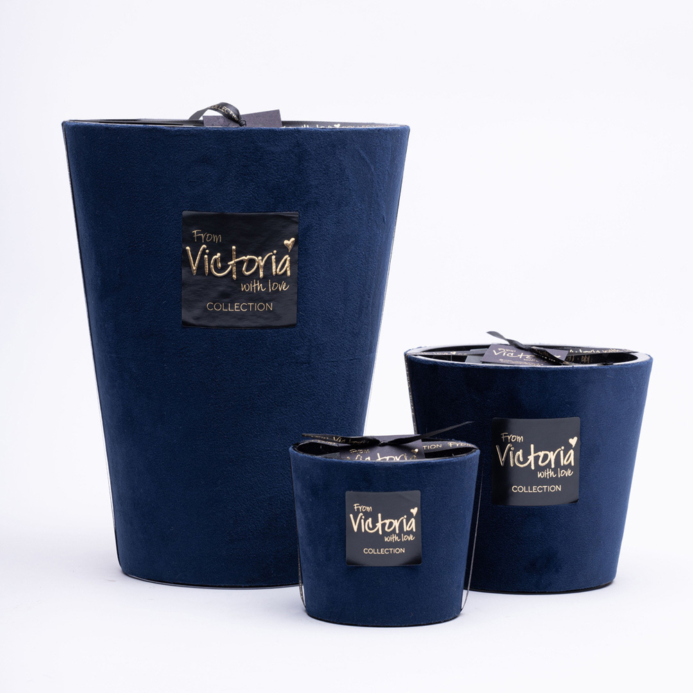 Свеча ароматическая 400г Victoria with Love Velvet blue