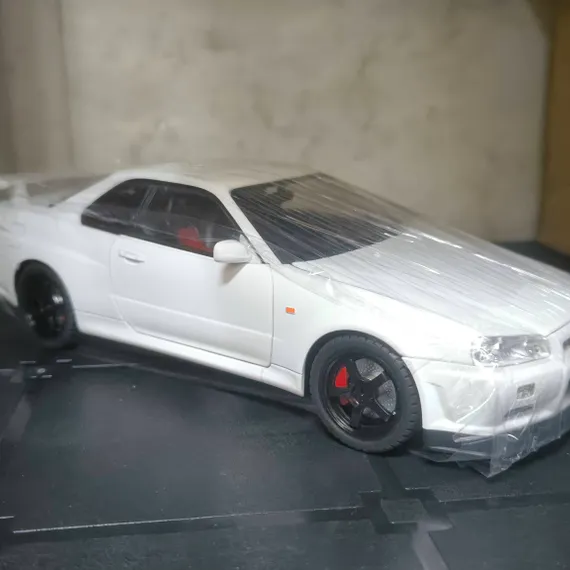 A5045 Модель машины Nissan Skyline 1:18