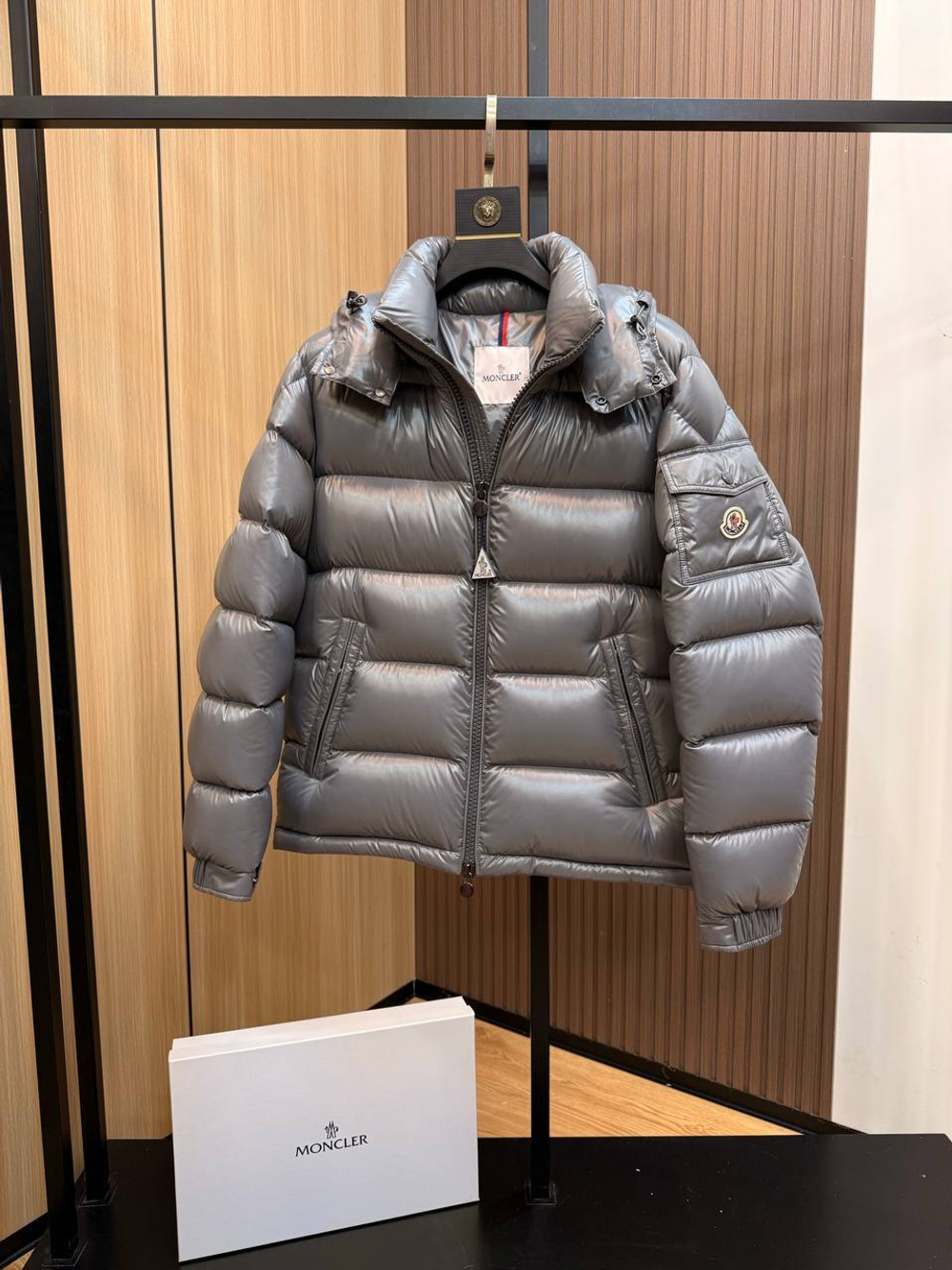 Пуховик Moncler