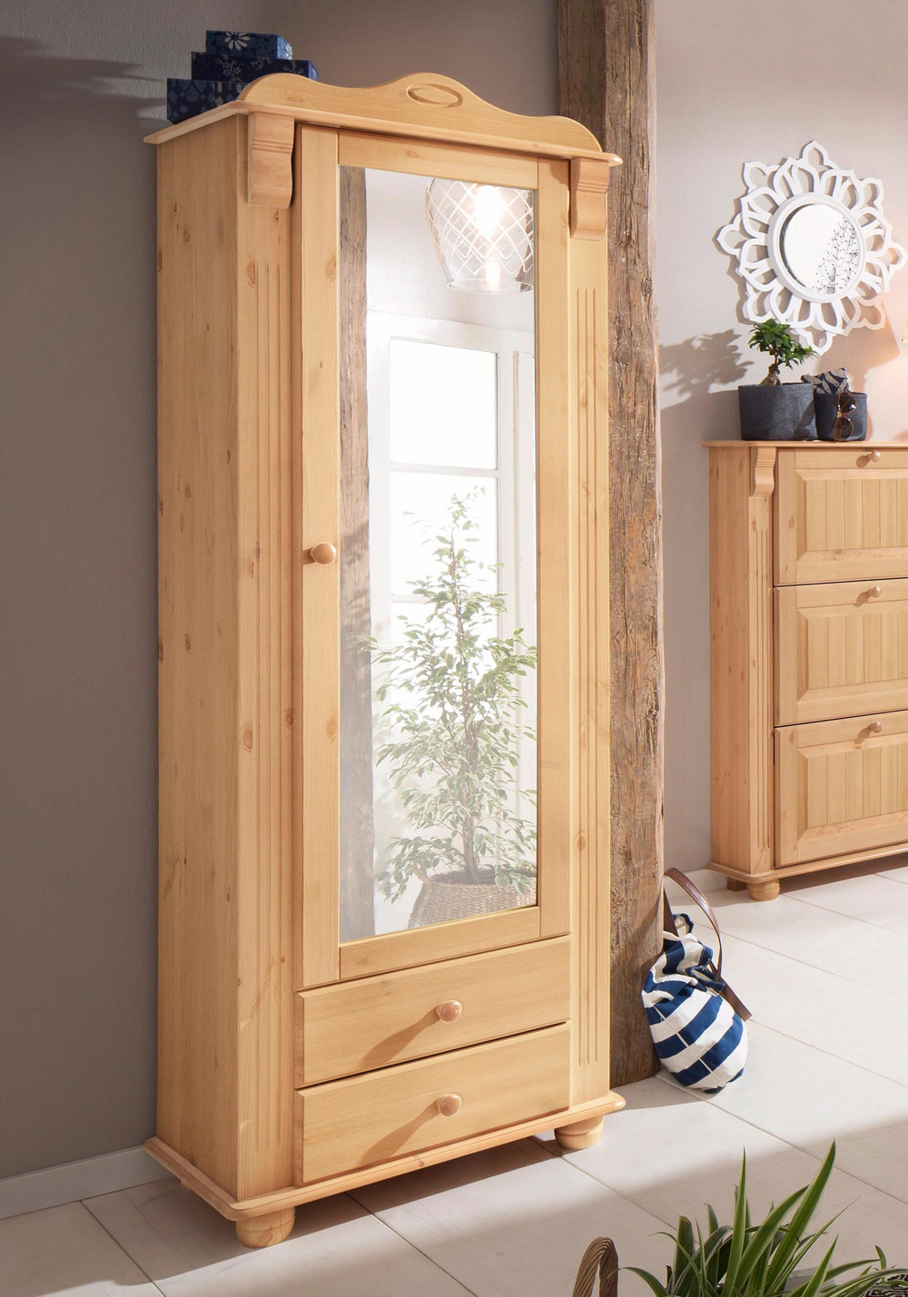 Шкаф распашной