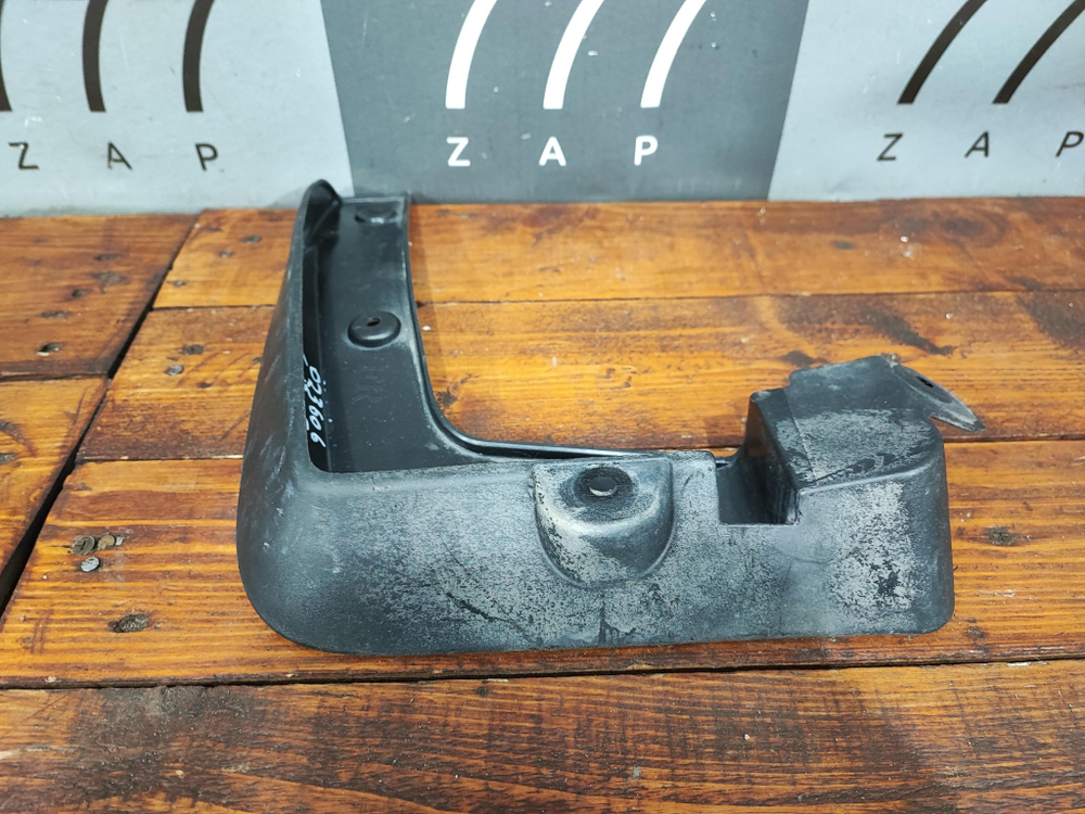 Брызговик передний левый Hyundai Grand Santa Fe (DM) 13-19 Б/У Оригинал 86831b8000