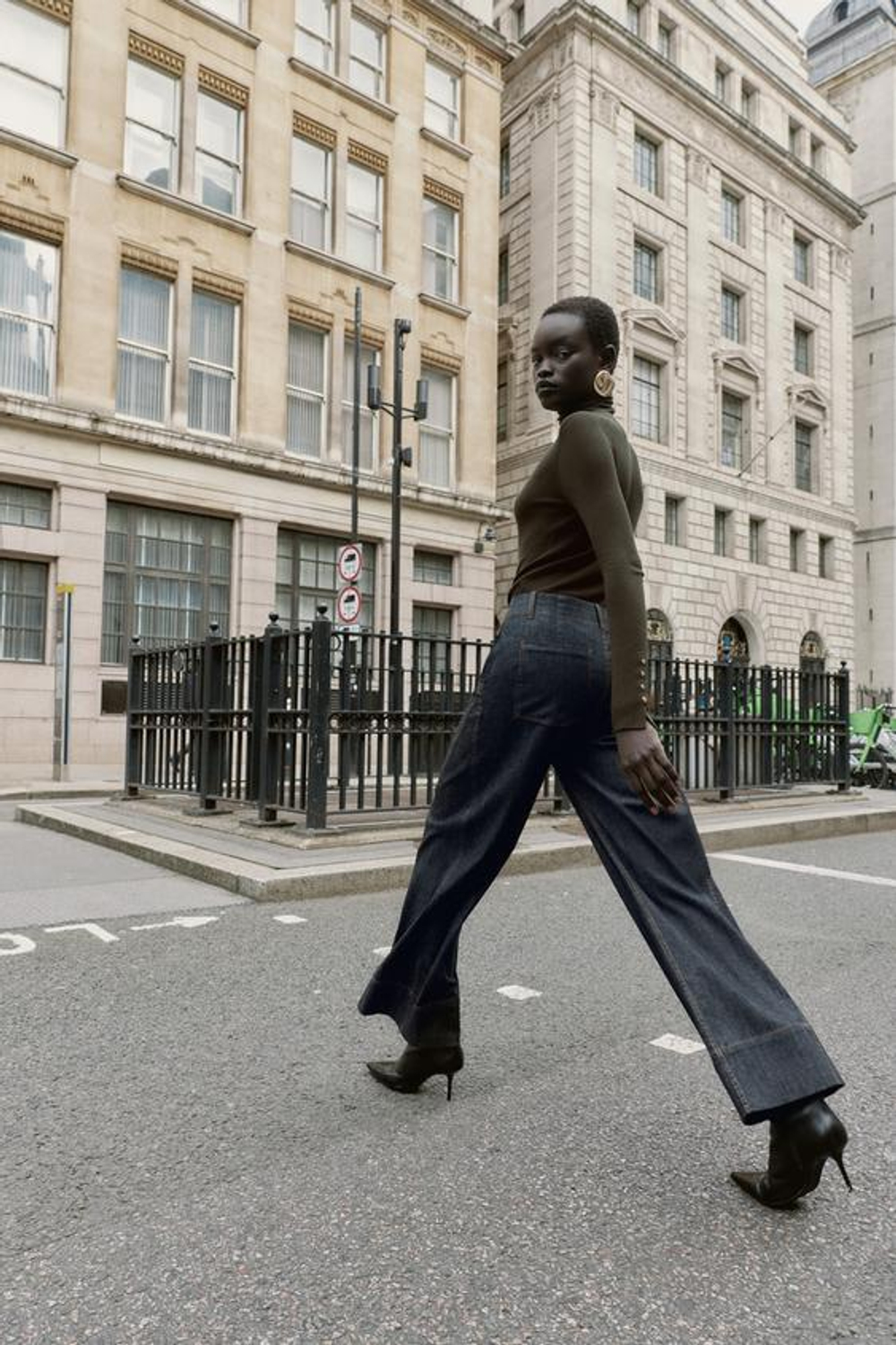 ZARA ШИРОКИЕ БРЮКИ СО ШВАМИ, ЧЕРНЫЙ