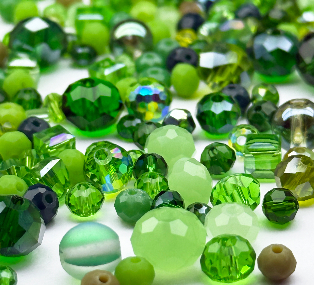 МБ-10 Хрустальные бусины, форма: МИКС, цвет: Зеленый, 25 гр.