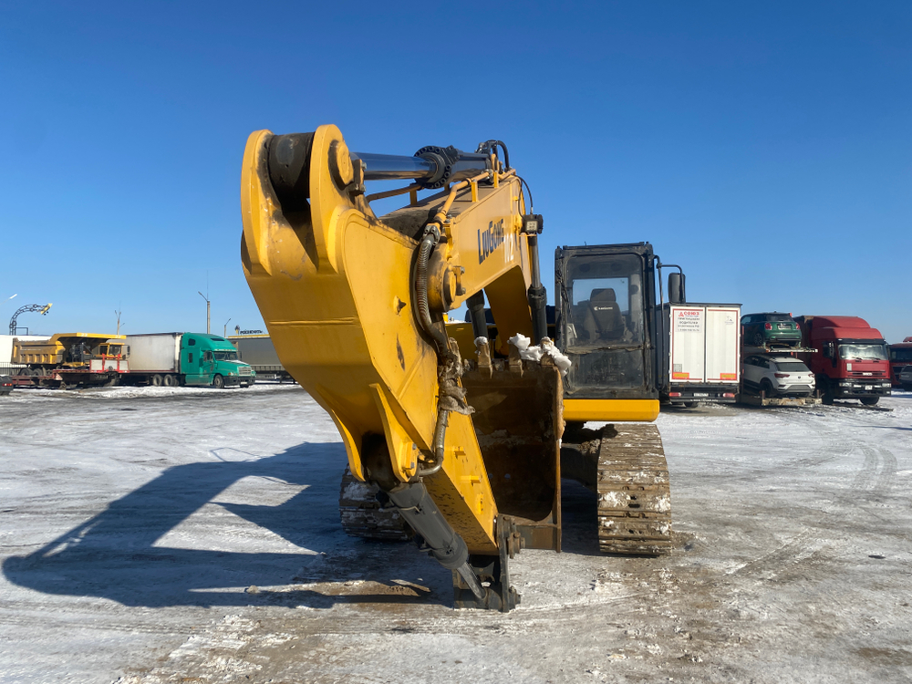 LiuGong CLG922 Экскаватор CLG922E (Дизельный, 5,9 л, 169 л.с., АТ)