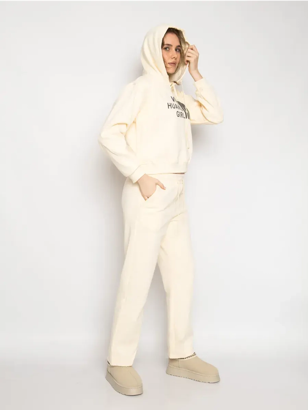 Спортивный костюм с капюшоном