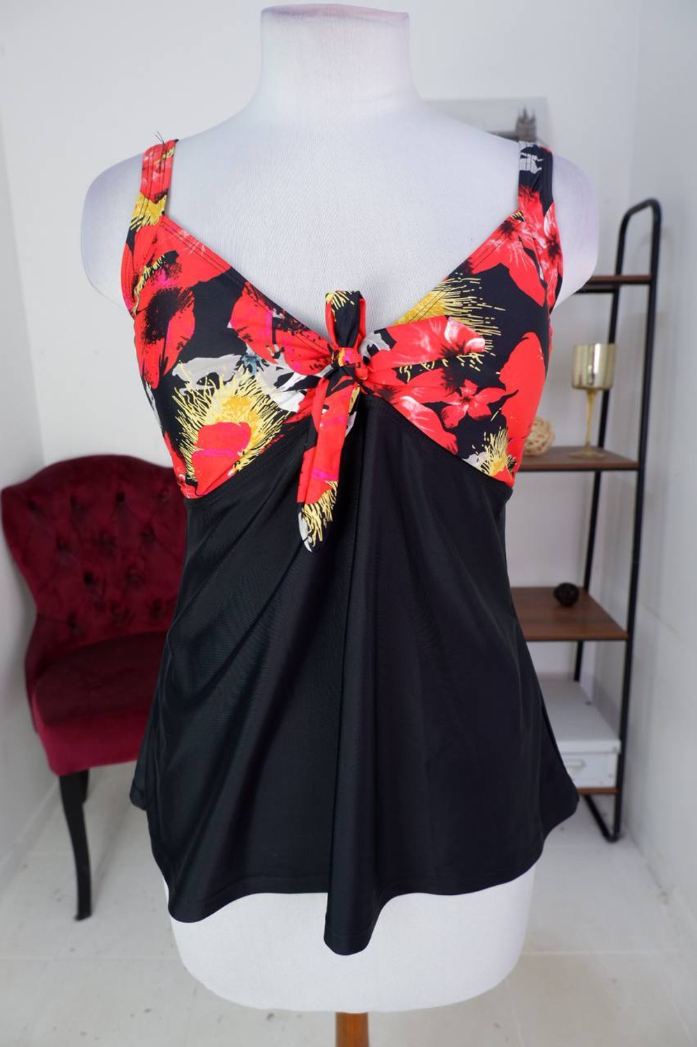 Топ Bpc для купания, визуально 52 размер