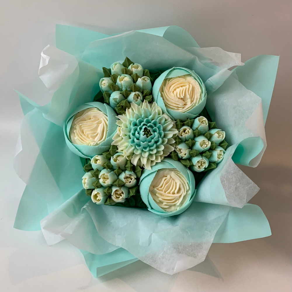 Букет из 7 цветочных капкейков в изумрудной палитре