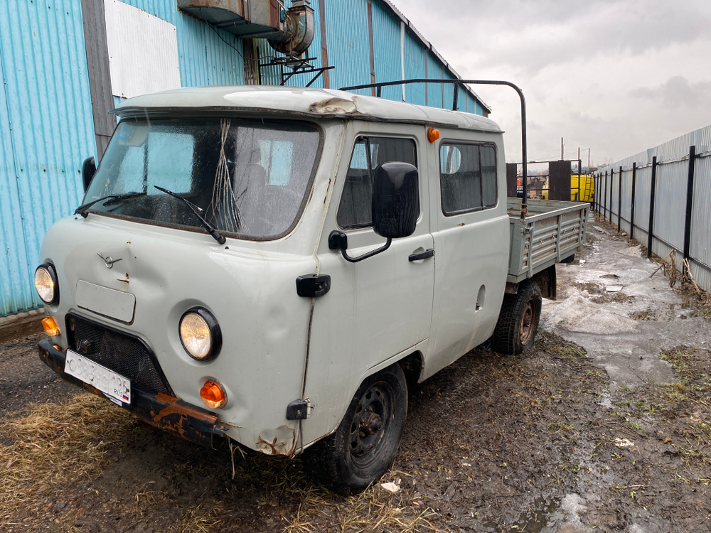 UAZ 3909* Бортовой 390945 (Тент, 4+1 мест, без ABS, Бензиновый, 2,7 л, 112 л.с.)