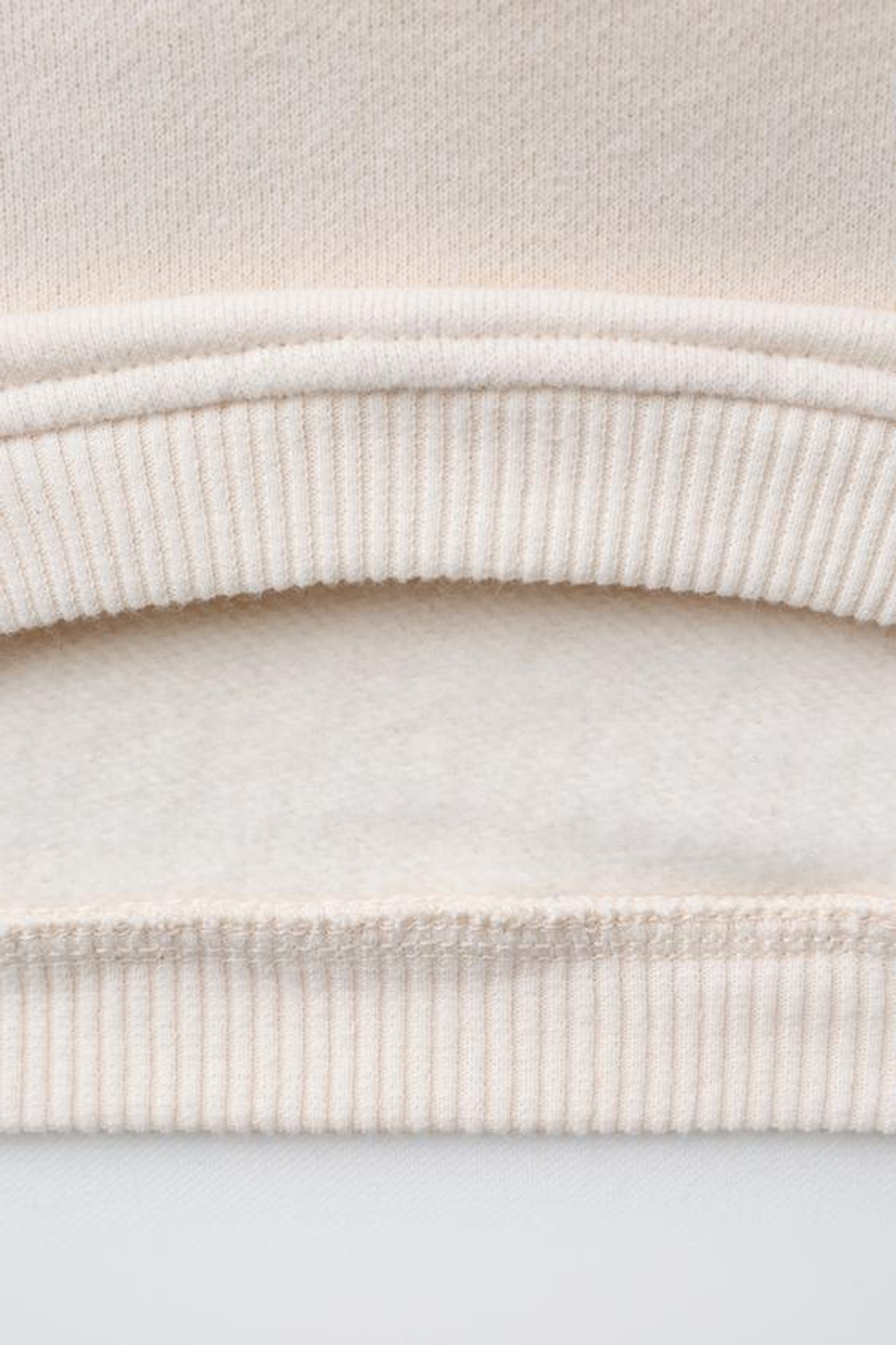 ZARA ТОЛСТОВКА С БАНТОМ ИЗ ВЕЛЬВЕТА, ЭКРЮ/БЕЖЕВЫЙ