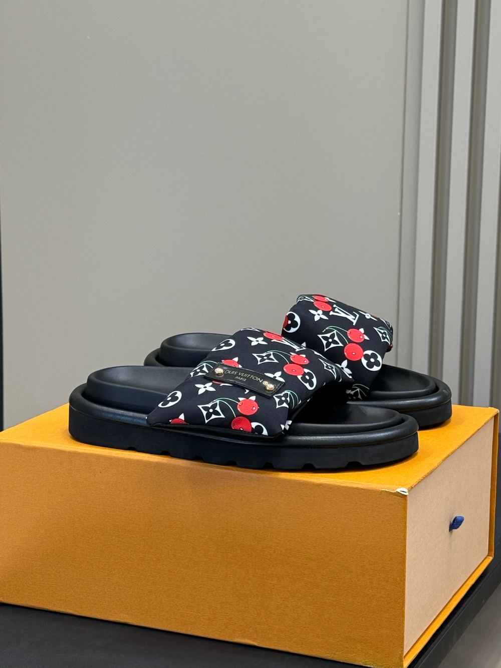 Louis Vuitton Pool Pillow Flat Comfort Mule (4 colors)