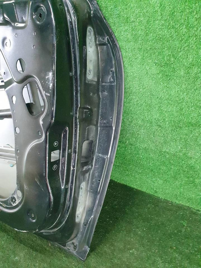 Дверь передняя левая Genesis G90 (2016-2022)