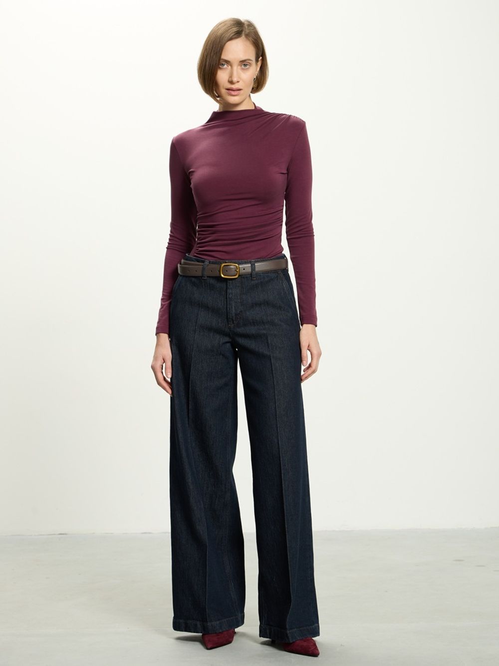 Джинсы синие со стрелкой