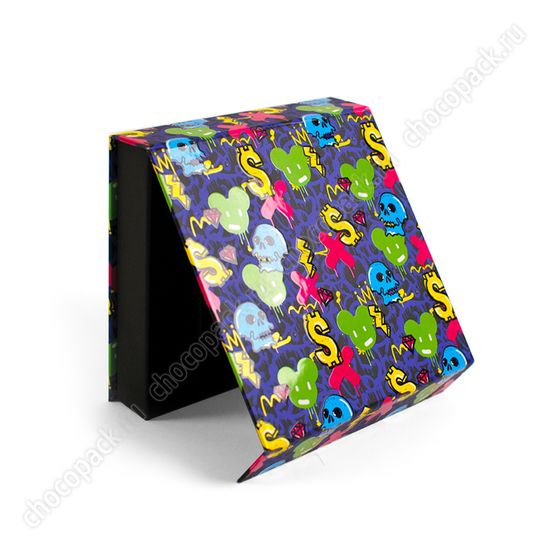 Упаковка с магнитным клапаном для 16 шоколадных конфет. Микки