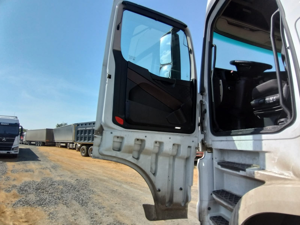 КамАЗ М1945 4x2 Седельный тягач 54901-92 (Дизельный, 11,9 л, 450 л.с., АТ)