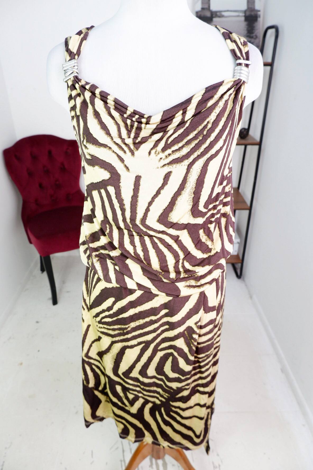 Платье Zolla для смелого образа, маркировка L, визуально на 48 размер