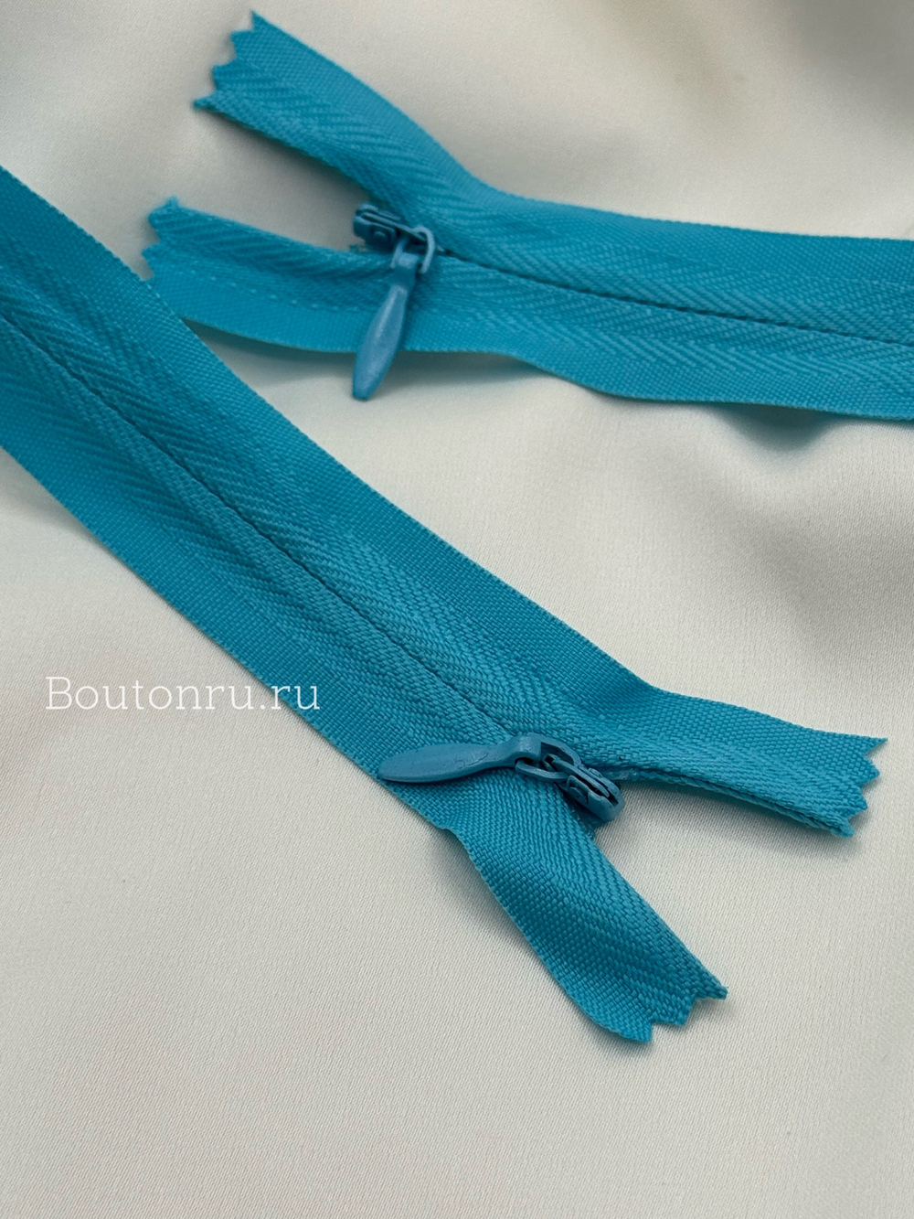 Молния потайная неразъемная лазурная