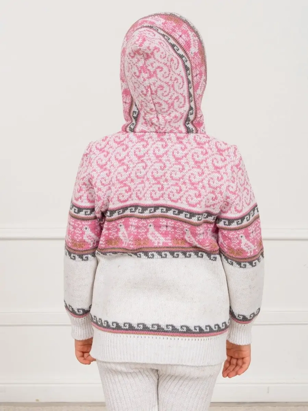 Кофта вязаная с капюшоном