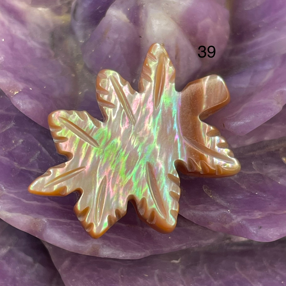 55632 Перламутр Бусина Листик 18*25мм-17