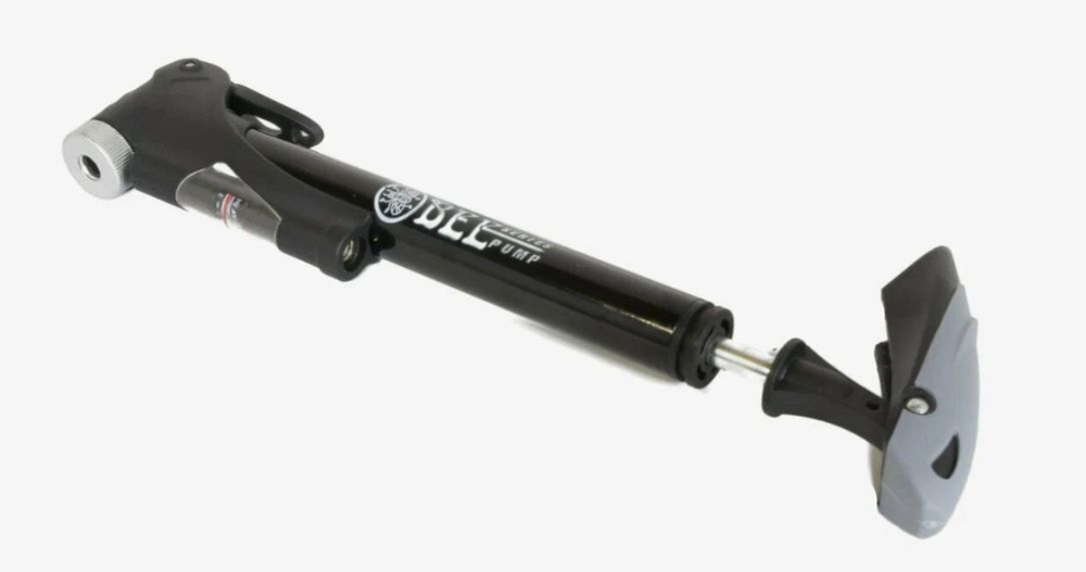 Насос BEE PUMP ручной, под ниппель AV/FV, с манометром, Т-ручка, 21x270мм, алюминий, черный (100)