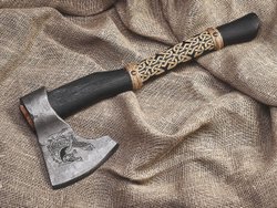 Топор "Дракон Драккара", рукоять комель берёзы (морилка)