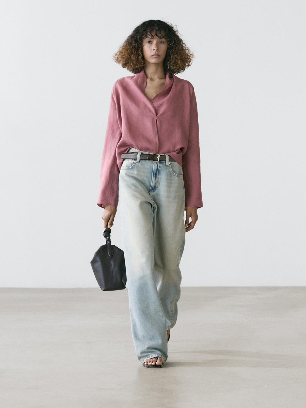 Massimo Dutti Блуза из струящейся льняной ткани внахлест, розовый