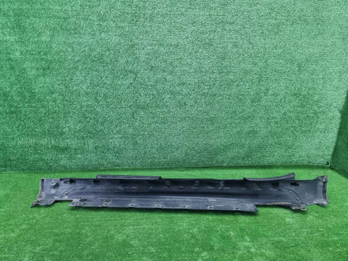 Накладка порога правая Mini Countryman F60 (16-23)