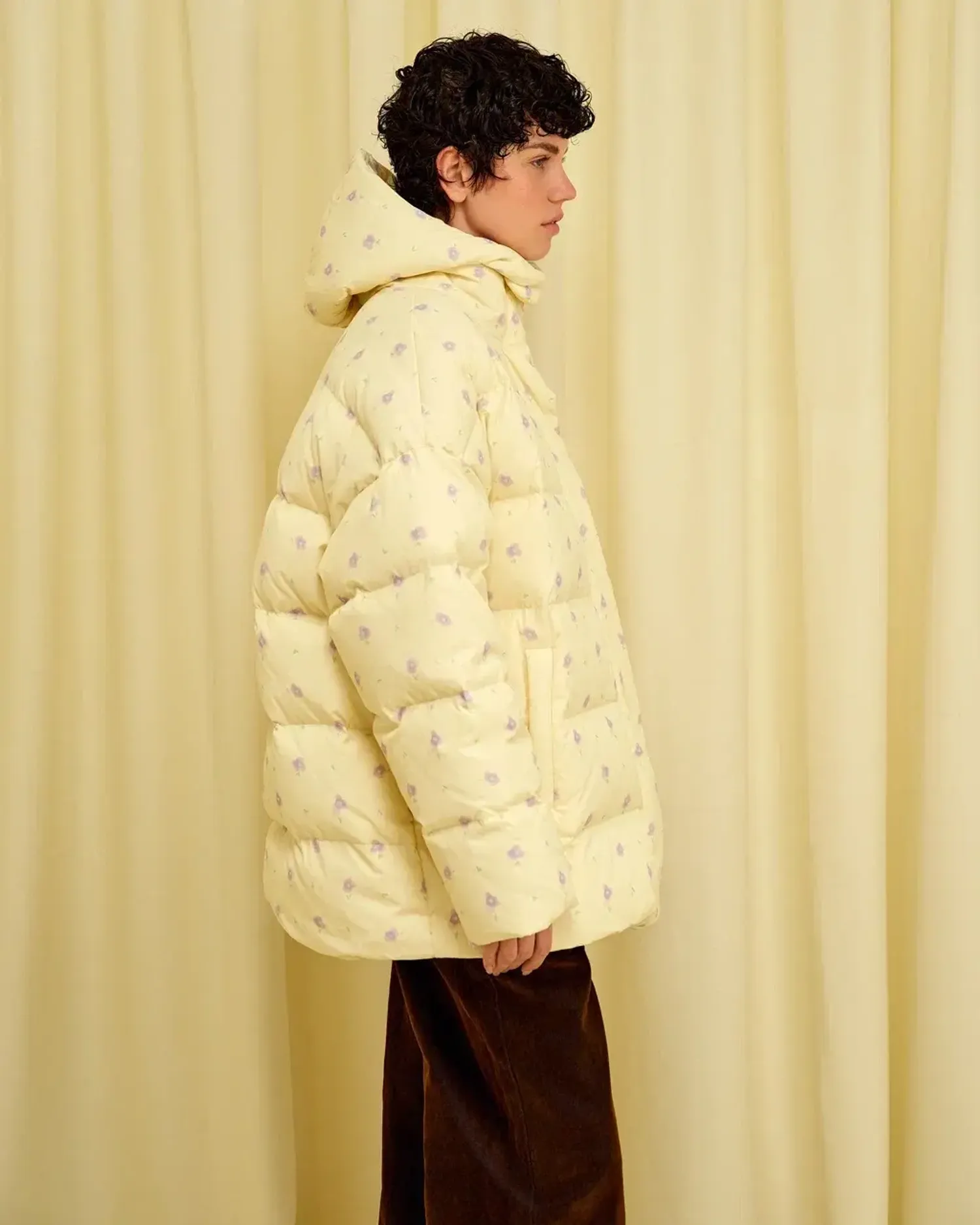 Пуховик с принтом цветочки (((Прямиком из детства))), лаванда