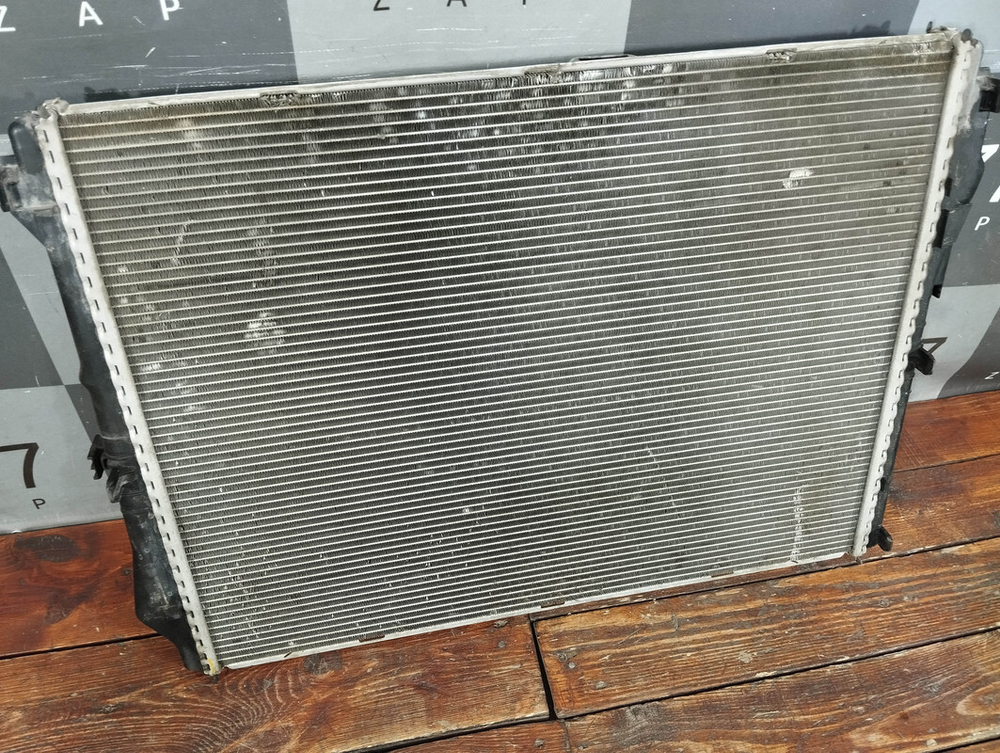 Радиатор двигателя Mercedes W213 W222 X253 Б/У Оригинал A0995003303