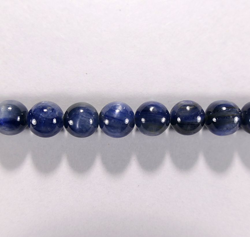 Бусина из кианита светлого, шар гладкий 8мм