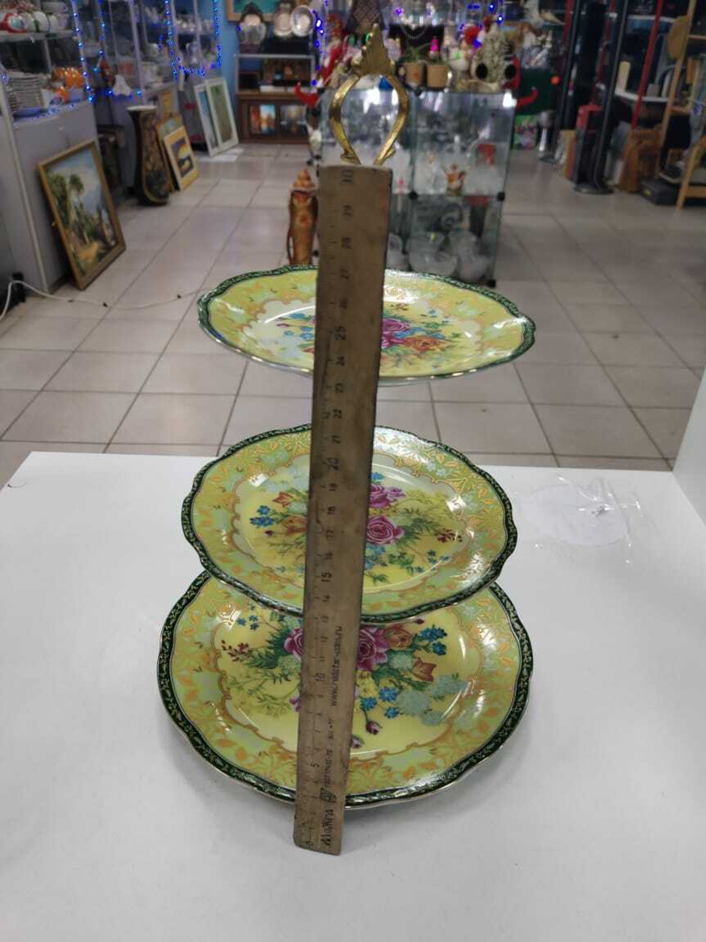 Этажерка для фруктов. фарфор. Италия