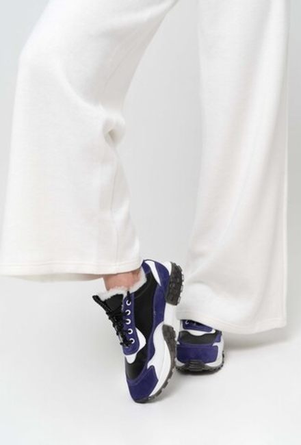 Кроссовки на меху