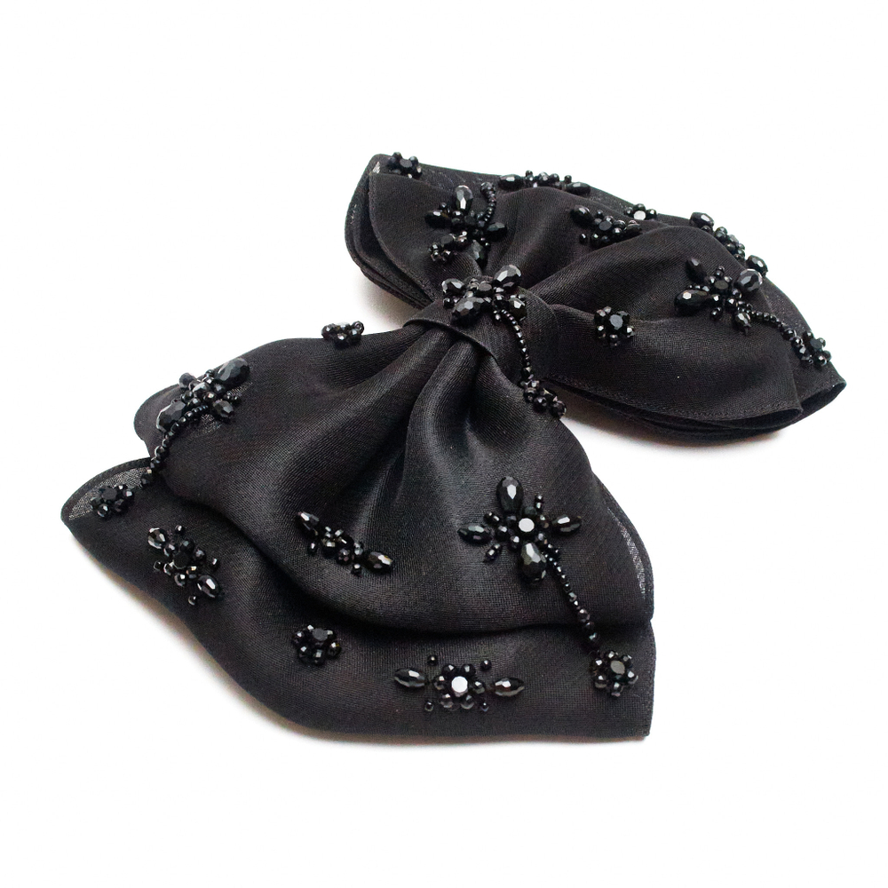 Бант классический с россыпью черных цветов