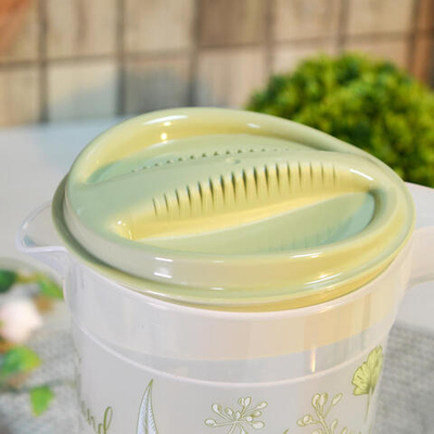 Кувшин 1,5л с крышкой, с декором, зеленый