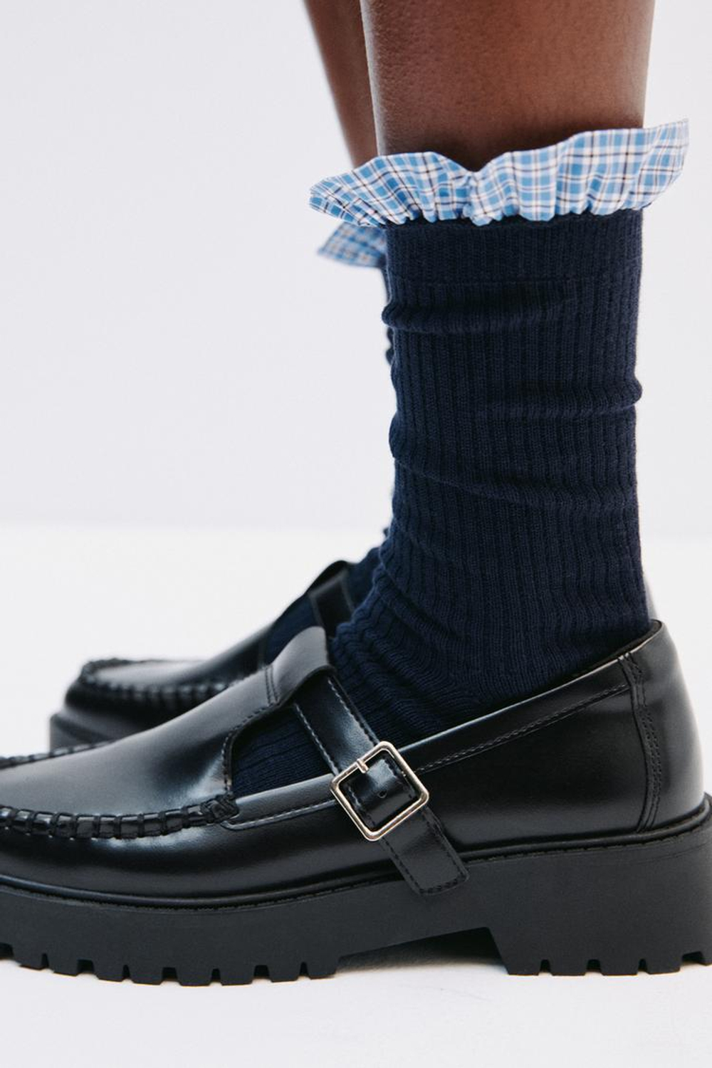 ZARA НАБОР ИЗ ДВУХ ПАР НОСКОВ С ВОЛАНАМИ, СИНИЙ