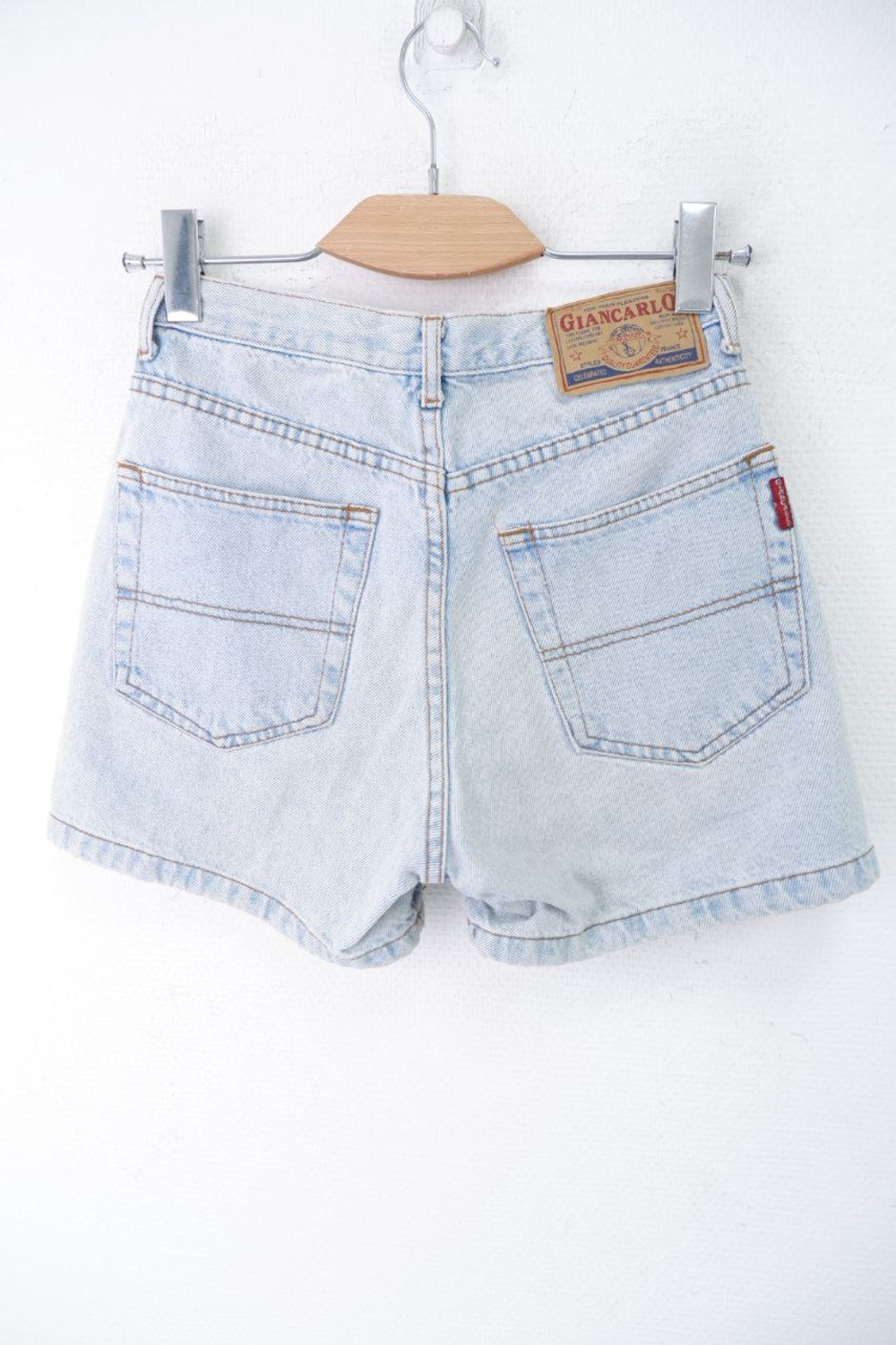 Шорты светлого оттенка 40/42 размер