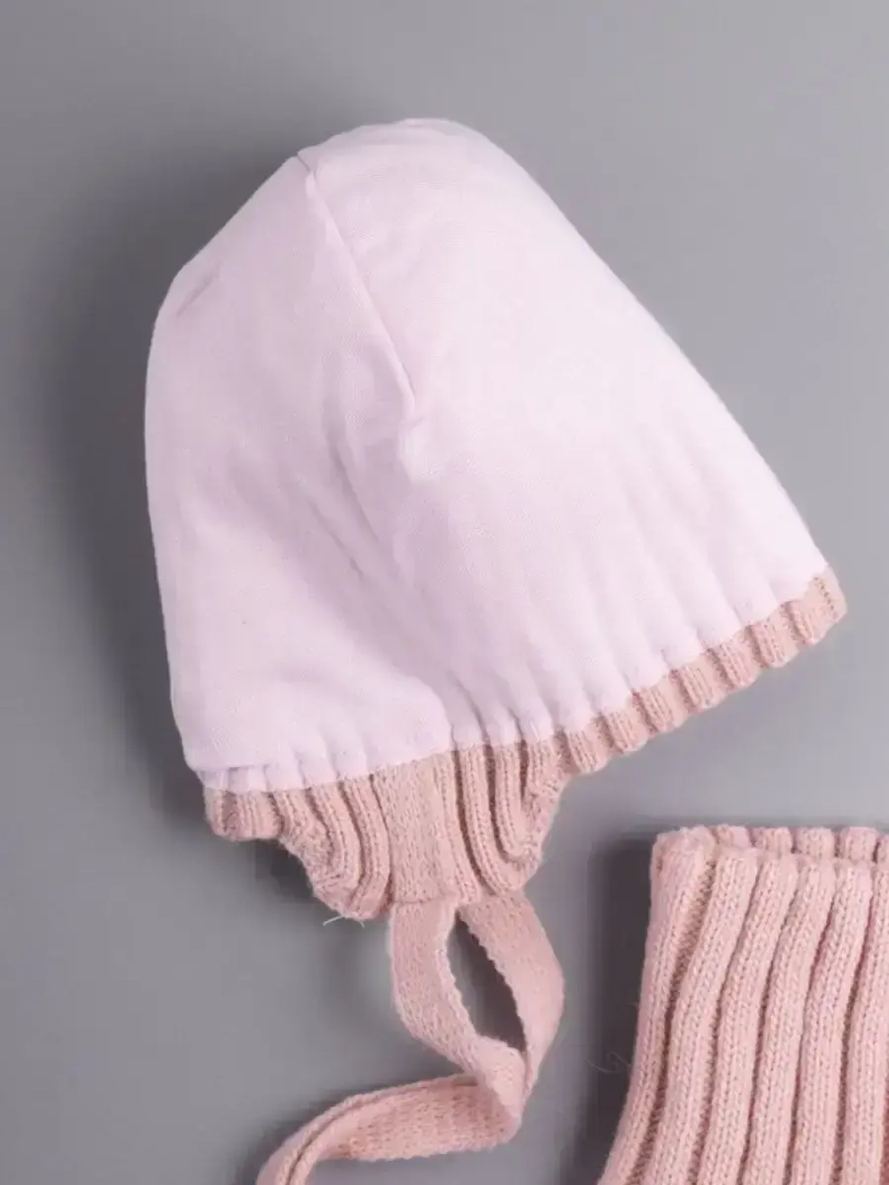 Шапка для девочки осенняя и снуд вязаные