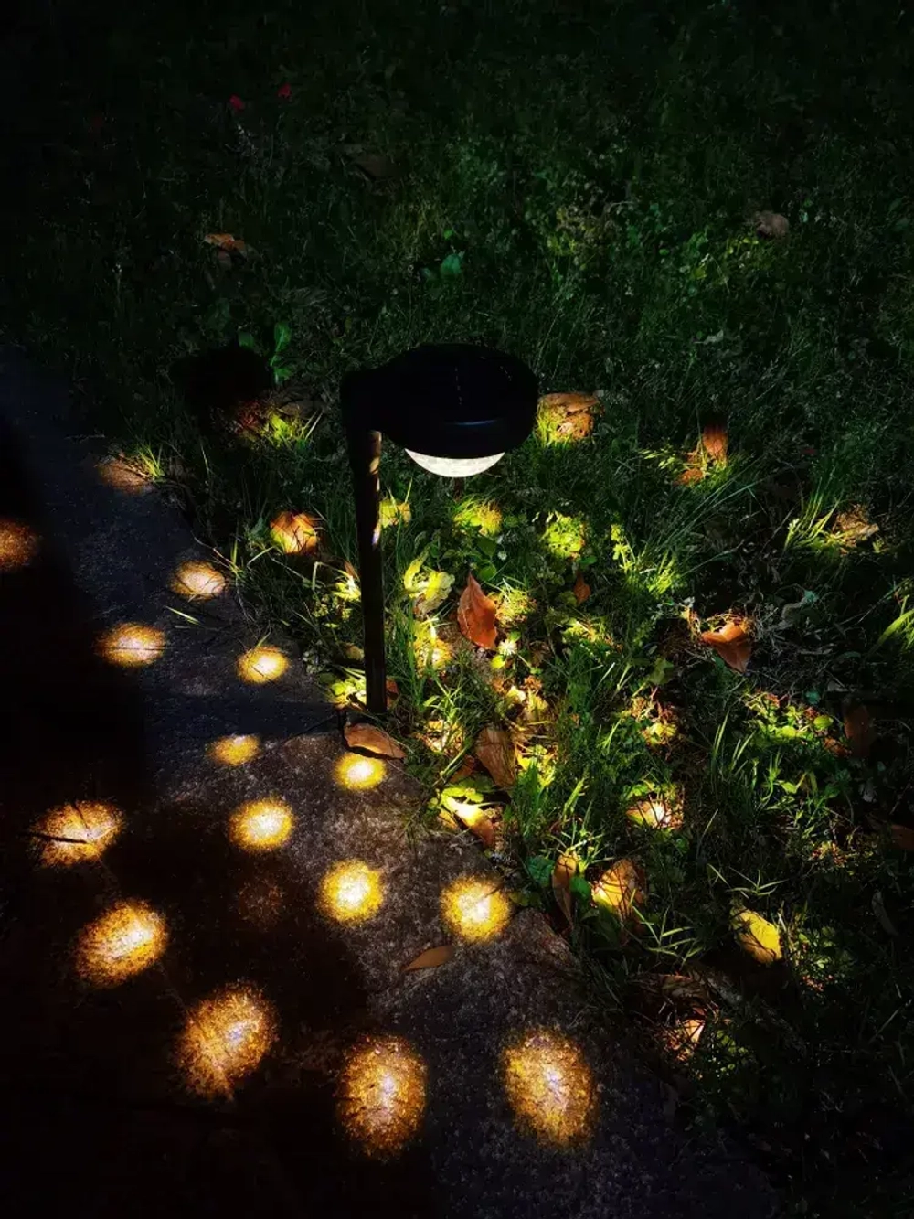 Уличный фонарь светильник на солнечной батарее садовый Техно Еврогарант с белый свет