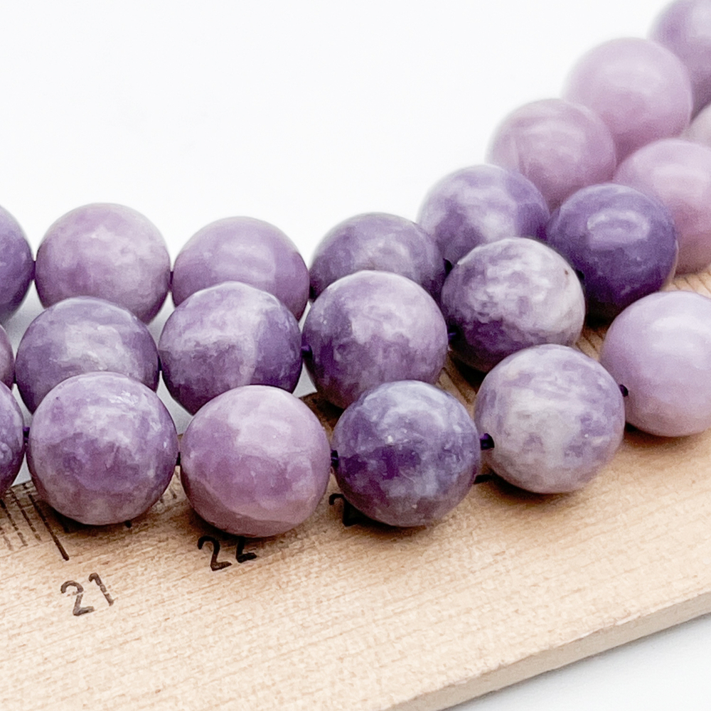 Лепидолит бусины, диаметр около 9,9-10,2 мм, цена за 9 шт (1/4 нити)