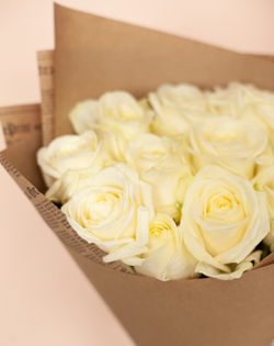 заказать букет белых роз онлайн мск