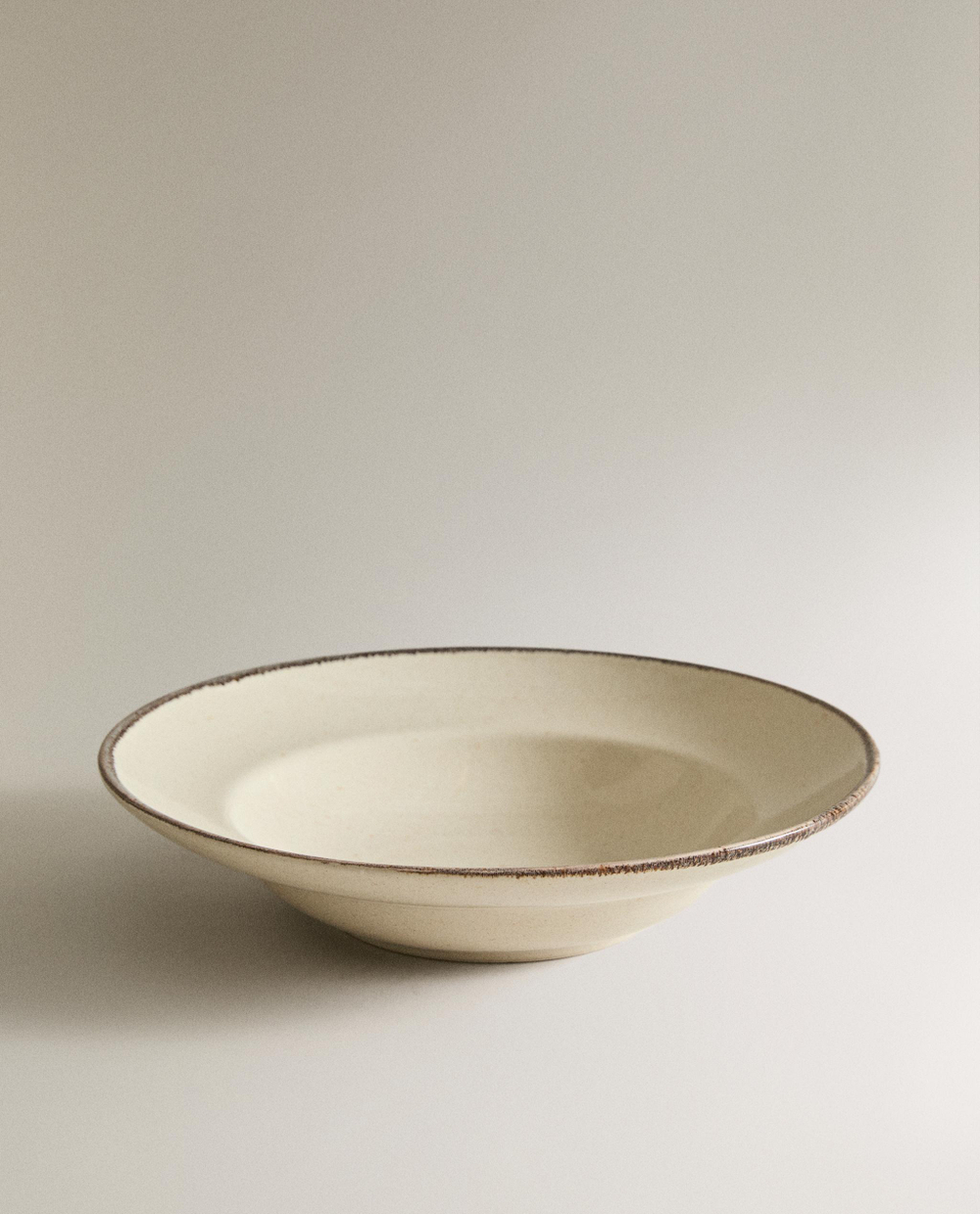 Zara Home тарелка из каменной керамики, цвет бежевый, 25.5 см