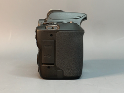 Canon 250D Kit 18-55mm STM 22.000 кадров